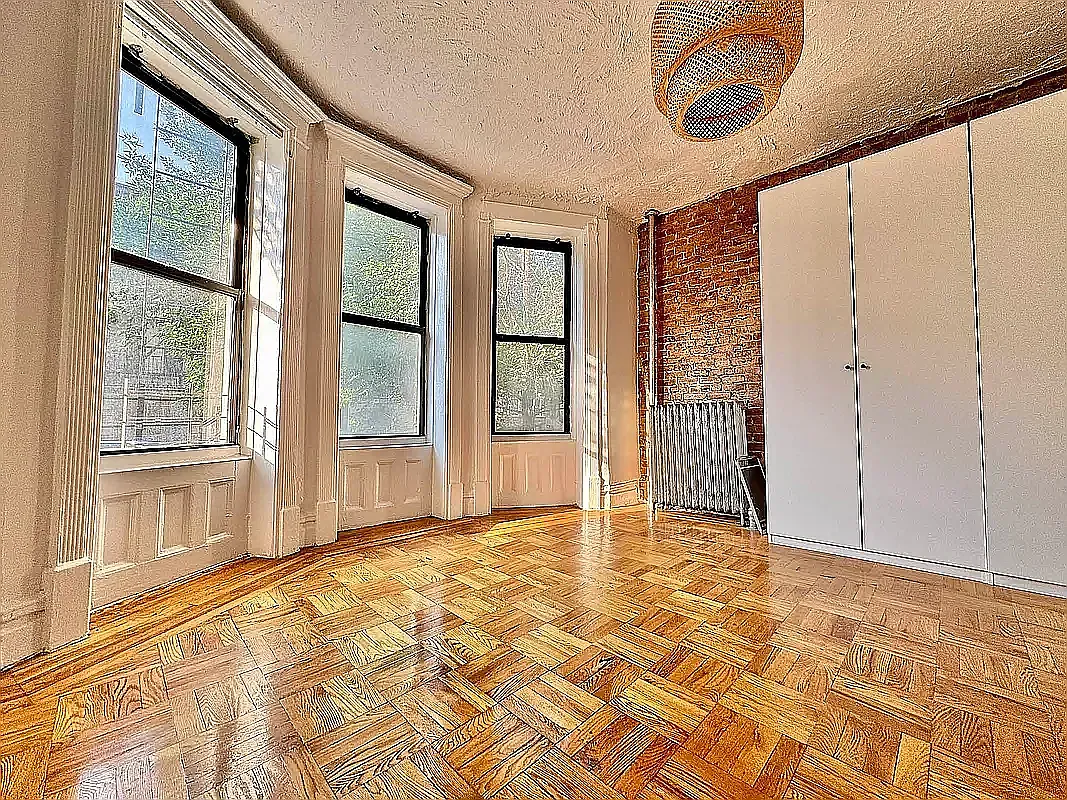 1046 Bergen Street — Photo 1