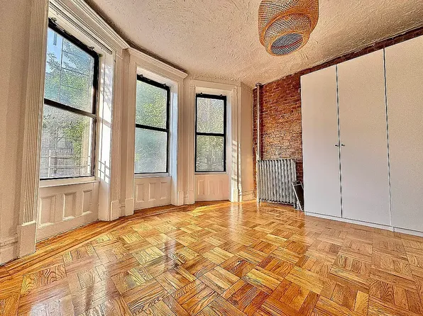 1046 Bergen St APT 2A, Brooklyn, NY 11216