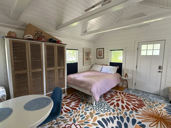 804 W 7th St, Bloomington, IN 47404