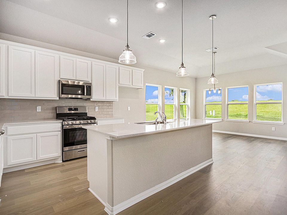 1st image of 2102 Twin Lakes Blvd