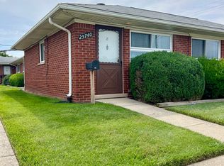 25740 Lawrence Ave, Center Line, MI 48015