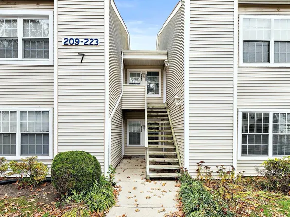 209 Meadow Ridge Rd, Absecon, NJ 08205