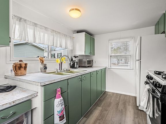 5th image of 200 North St Lot 11B