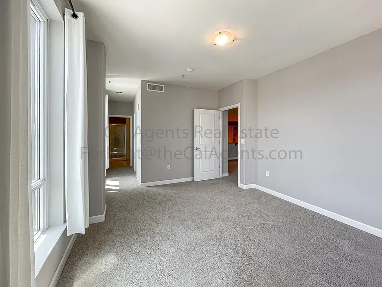 423 7th St #602 — Photo 13