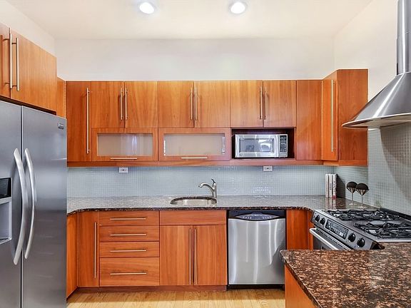 3rd image of 618 Dean St APT 2A