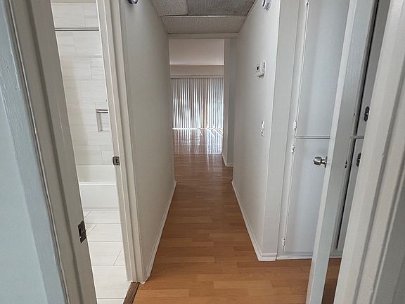 5th image of 18350 Hatteras St APT 168
