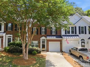 1804 Robinwood Village Dr, Gastonia, NC 28054
