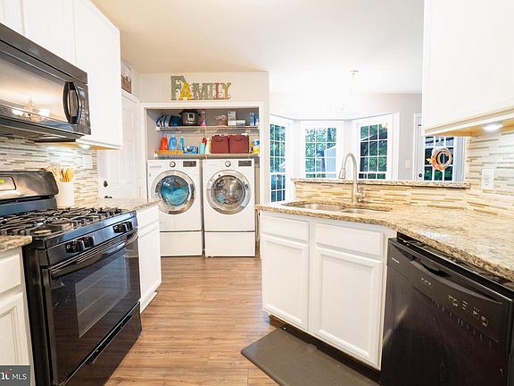 4th image of 10016 Windridge Dr