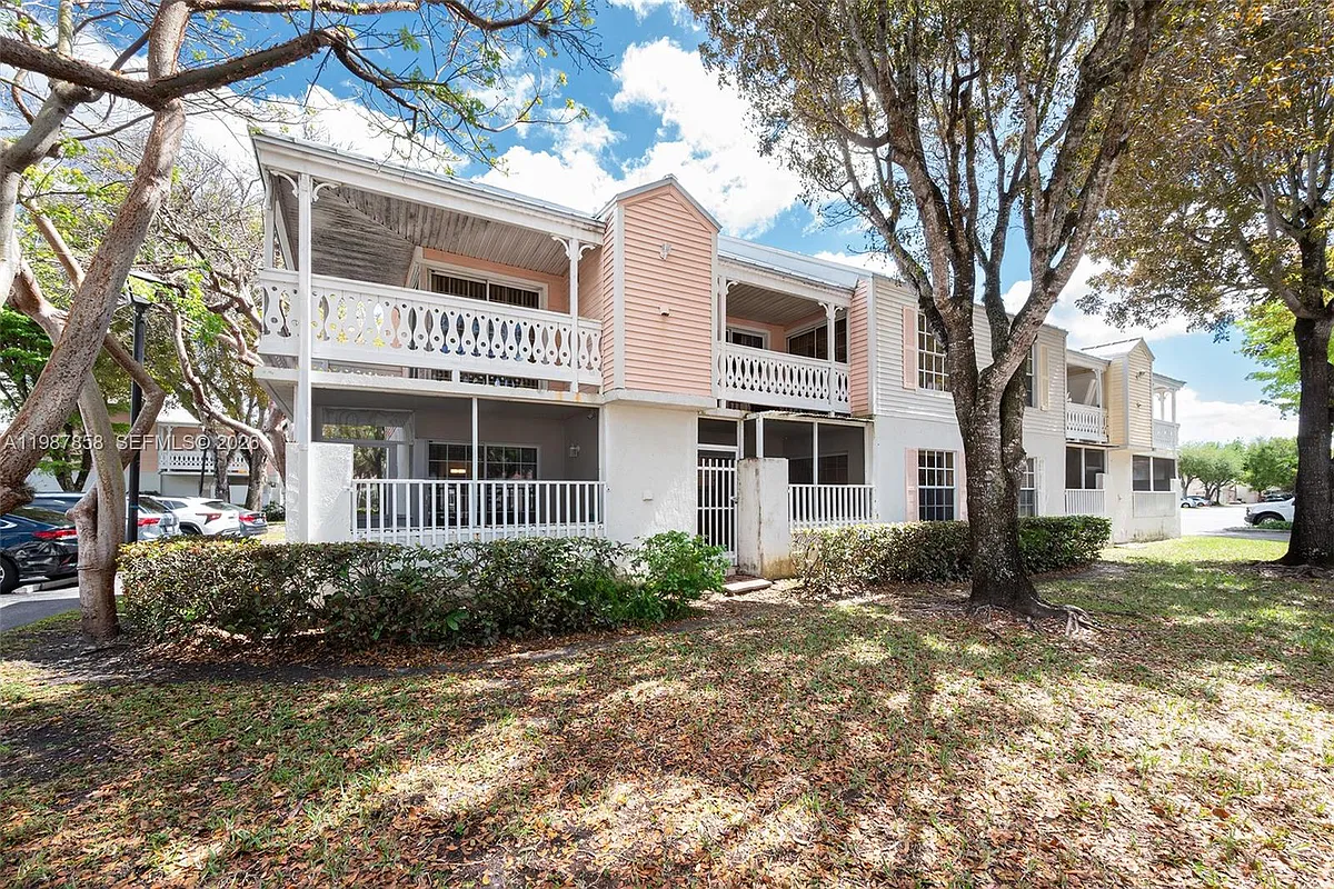 Building Photo - 10441 Mahogany Key Cir #101