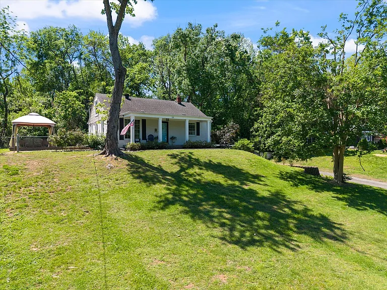 727 Woodmere Dr — Photo 21