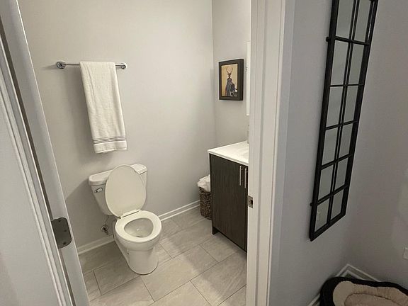 5th image of 208 W Washington St #505R