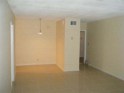 5th image of 2424 SE 17th St APT 110