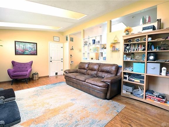 3rd image of 3271 Wyndhurst Ct