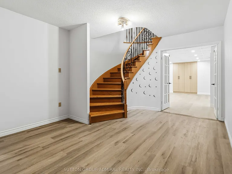 21 Kersey Cres — Photo 30