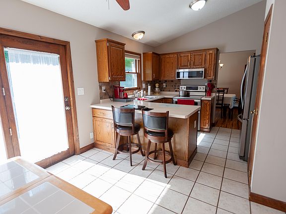 5th image of 3988 Green Acre Dr