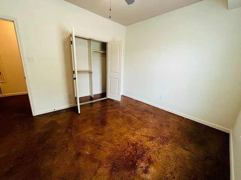2801 Sandage Ave — Photo 13