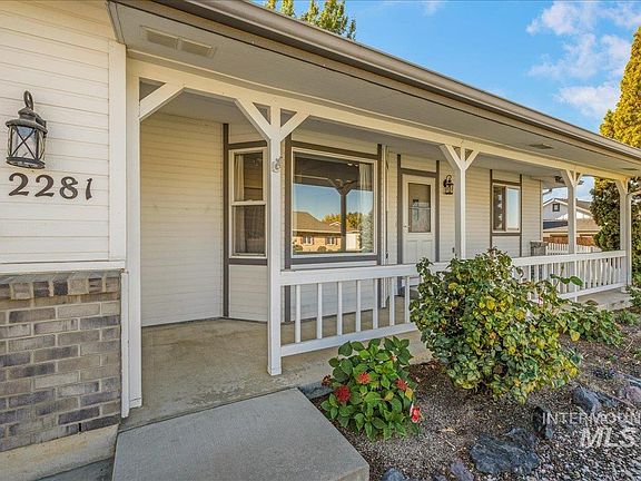 3rd image of 2281 Wildwood Ln
