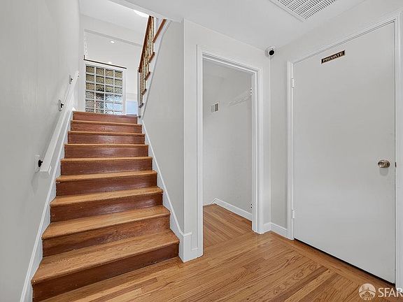 4th image of 231 Evelyn Way
