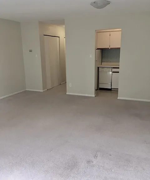 3300 Oak St — Photo 5