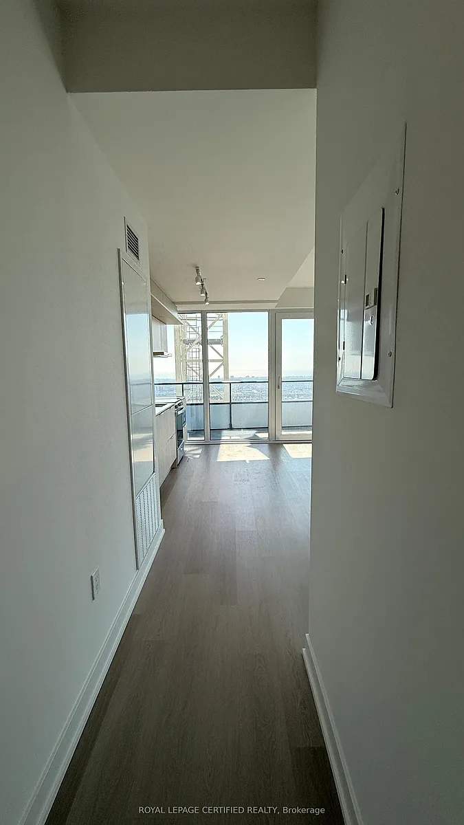 Building Photo - 448 Burnhamthorpe Rd W #3411