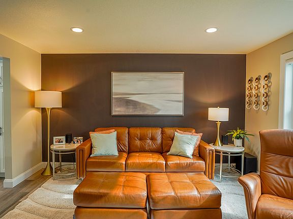 5th image of 4915 Grouse Hollow Dr