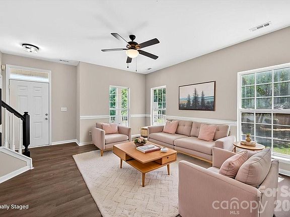 5th image of 10303 Madison Park Dr