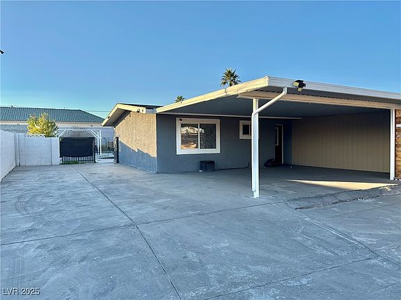 2nd image of 808 S Mallard St