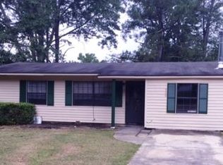 906 9th St, McComb, MS 39648