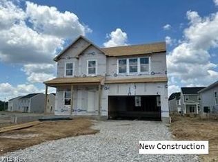 383 Golden Apple Dr NE, Louisville, OH