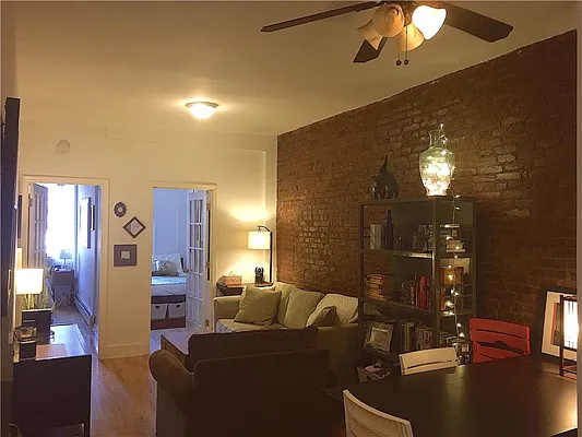 Rented by R New York | media 21