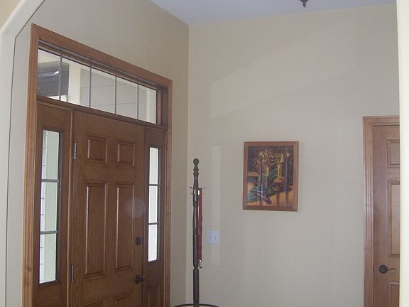 Welcoming Foyer w/HWF