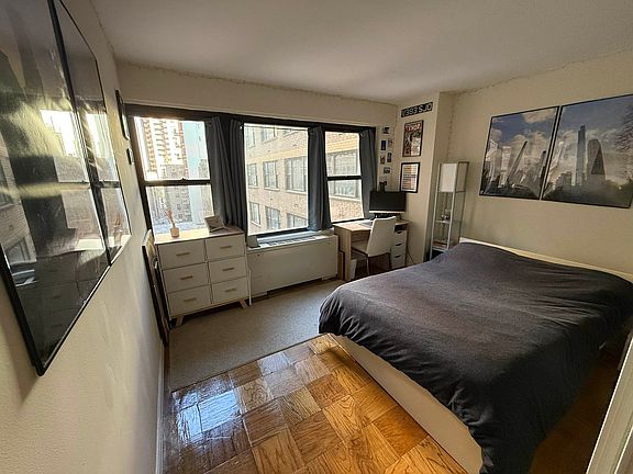 4th image of 279 E 44th St APT 8C