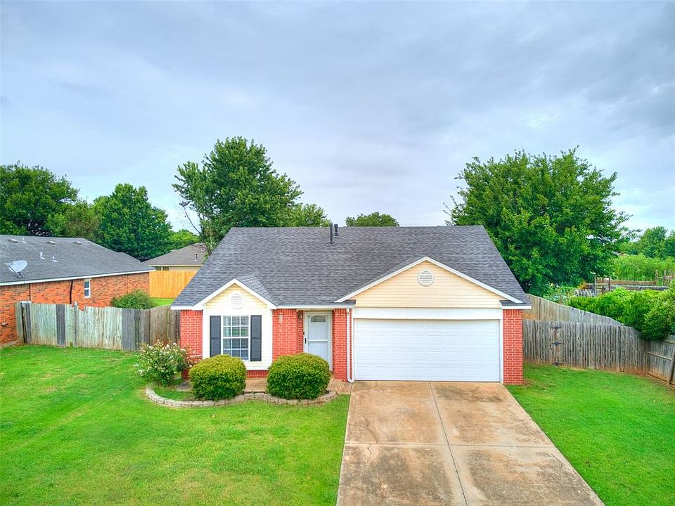 1st image of 905 Boot Hill Ln