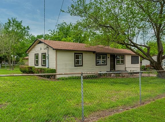2nd image of 306 Blossom Dr