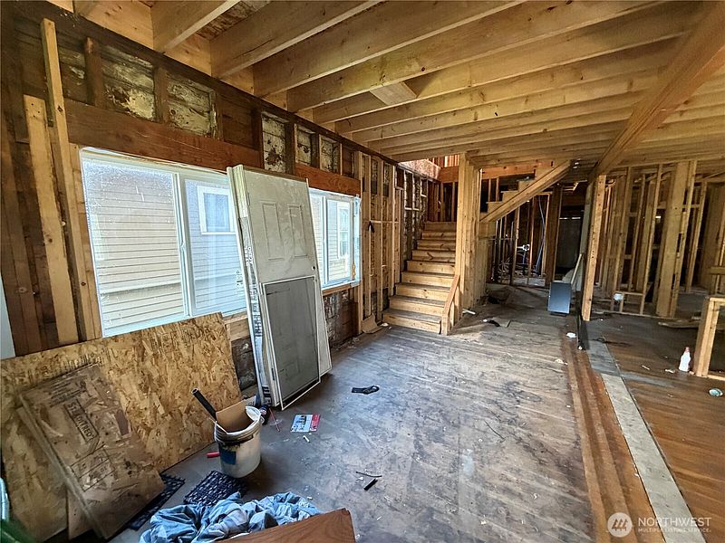 4th image of 6242 Flora Avenue S