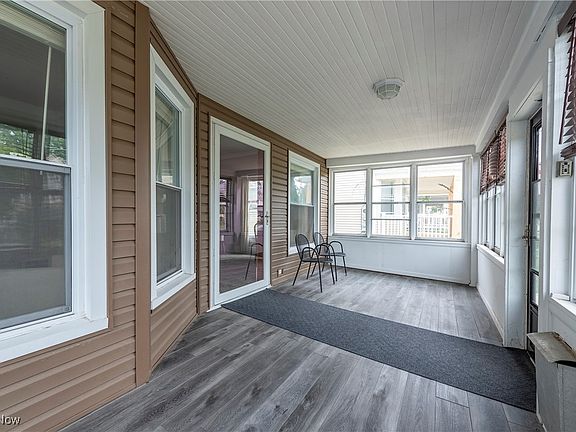 3rd image of 1477 Robinwood Ave