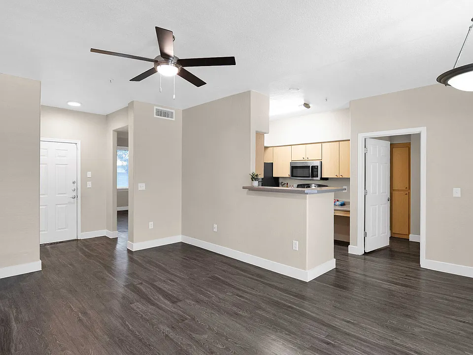 Laguna at Arrowhead Ranch apartments community photo