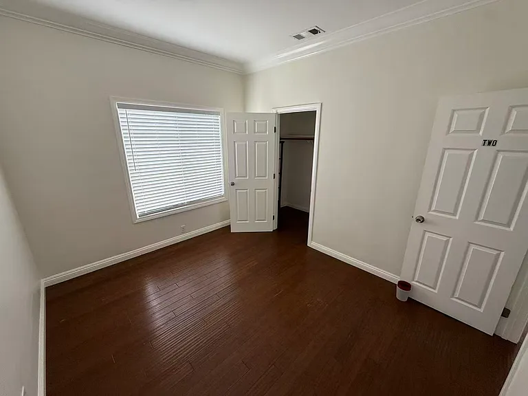 3326 Barnes Ave — Photo 11