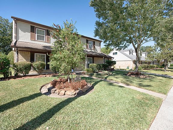 4th image of 15318 Baybrook Dr