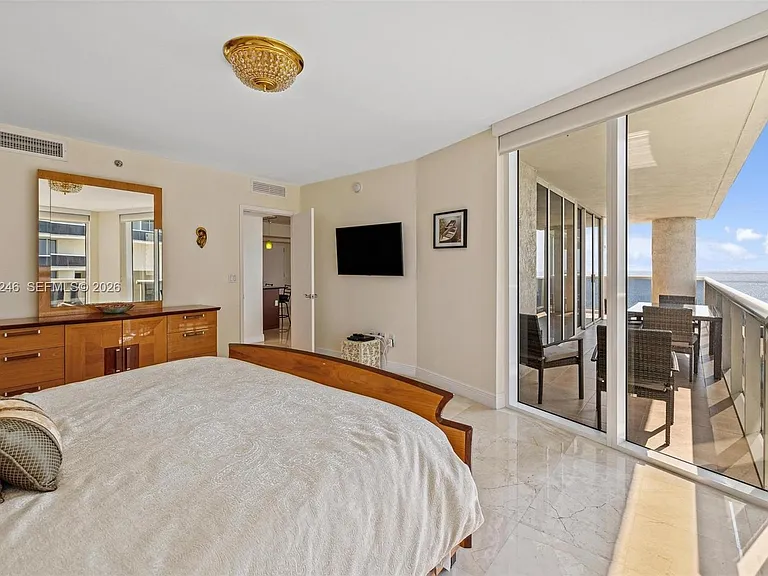 1800 S Ocean Dr #1005 — Photo 17