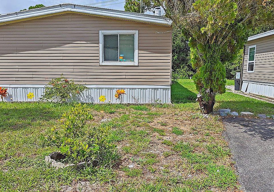 1st image of 313 N Greenway Dr