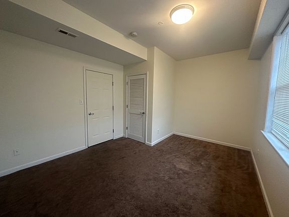 4th image of 1001 Barrett St #1015