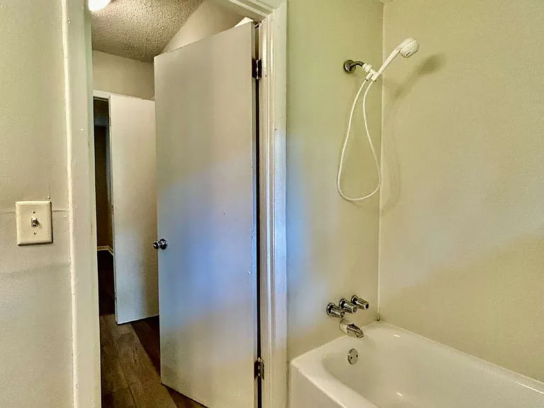 205 Valley View Ave #4 — Photo 24