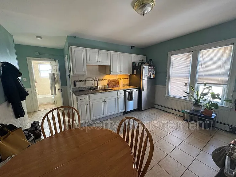 250 Sayles Ave #1 — Photo 21