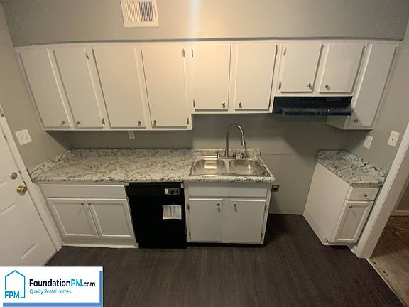 3rd image of 3698 Firethorne Dr #1