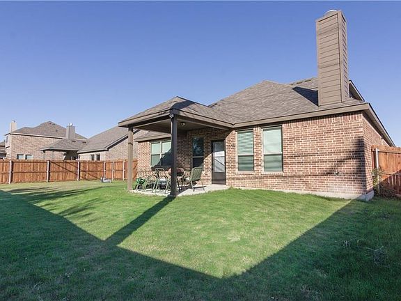 5th image of 203 Wisteria Way