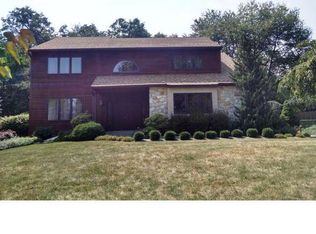 285 Huntsman Ln, Blue Bell, PA 19422