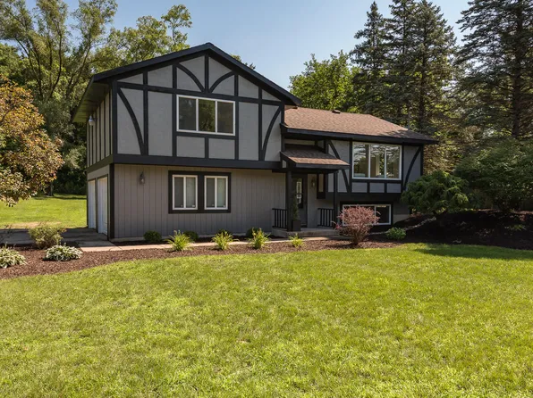 4914 Pine Island Dr NE, Comstock Park, MI 49321