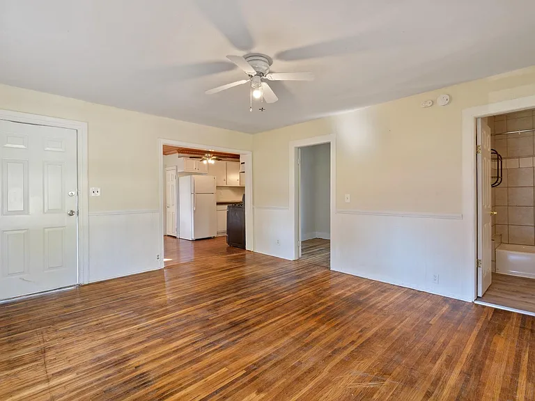 250 Sanford St — Photo 3