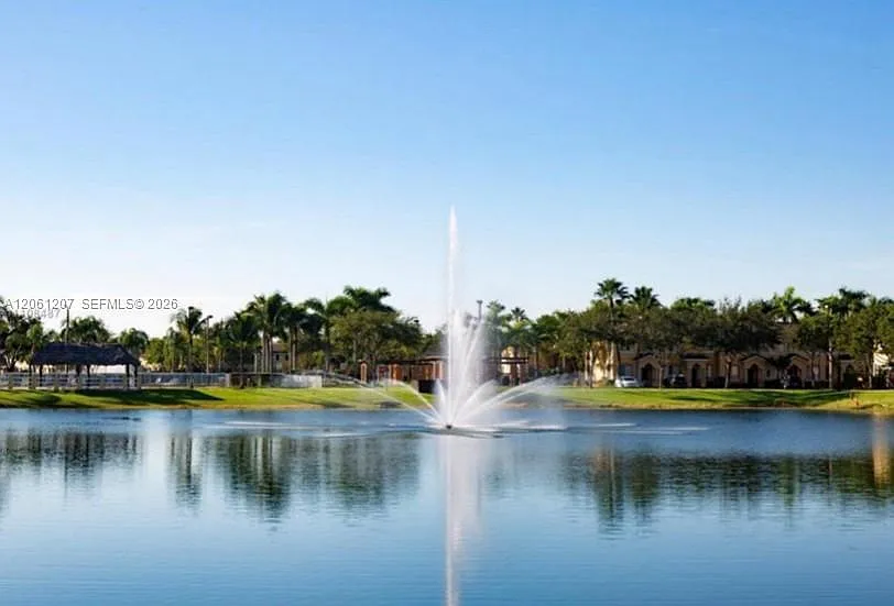 Shoma Townhomes At Keysco — Photo 1
